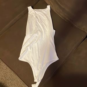 Size: medium Color: white